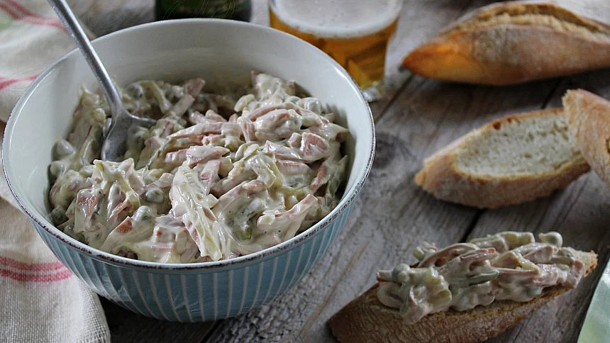 Majonézové saláty byly vždy velmi oblíbené, nejinak tomu bylo i u toho pařížského.