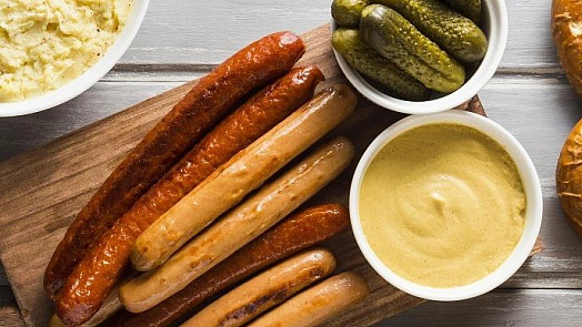 Rozdíly v druzích párků vás překvapí: Průvodce světem oblíbené uzeniny od Frankfurtu po Vídeň