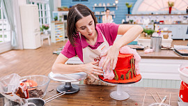 GALERIE: Hořící zmrzlinové dorty rozhodly o finalistech Peče celá země. Vyřazovala i cukrová vata