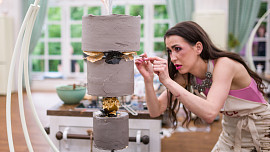 GALERIE: Erupce na Slunci, dort ze snů a v odstínech růžové: Jak se v Peče celá země dělaly dorty vzhůru nohama