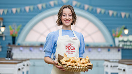 Celý den vařím pro profesionálního cyklistu, říká Anežka z Peče celá země. A do toho ještě stíhá famózní dezerty