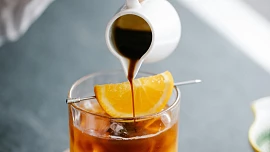 Espresso orange: Dokonalý a úžasně osvěžující drink s kombinací netradičních ingrediencí báječně osvěží a povzbudí
