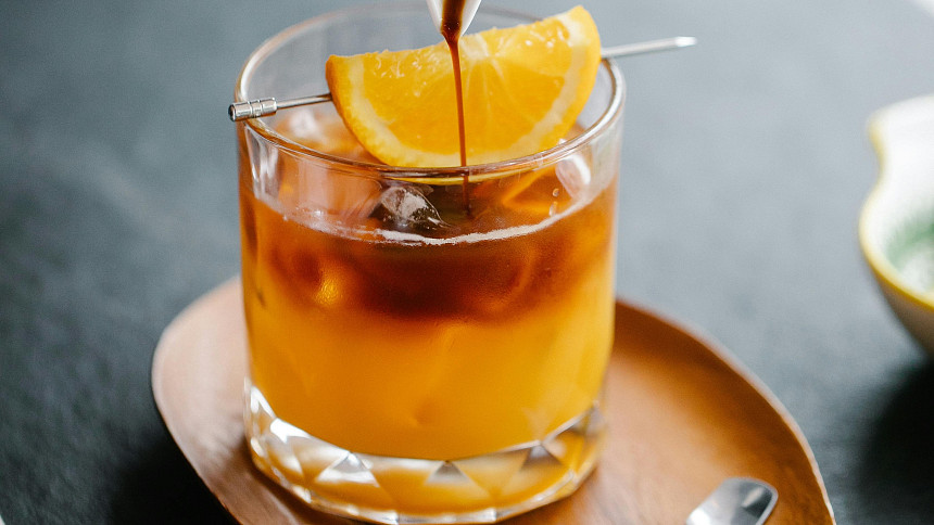 Espresso orange: Dokonalý a úžasně osvěžující drink s kombinací netradičních ingrediencí báječně osvěží a povzbudí