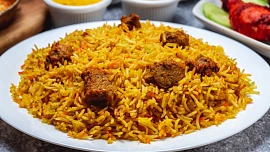 Letem jídelním světem: Jak na dokonalý orientální rýžový pilaf? Nadýchanost zajistí propláchnutí rýže i trik s utěrkou