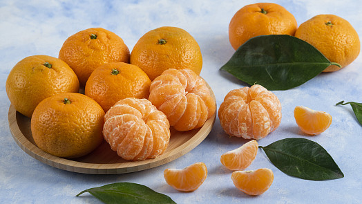Konec kyselým mandarinkám s peckami! Sladké ovoce poznáte podle tvaru i jednoho údaje na obalu
