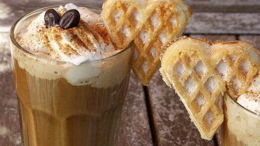 Frappuccino není jen ledová káva. Jak vzniklo a proč jeho název nemůže používat každá kavárna