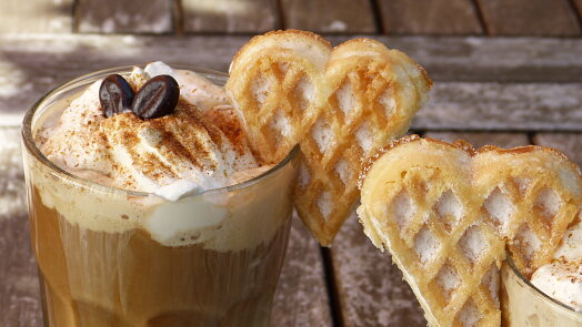 Frappuccino není jen ledová káva. Jak vzniklo a proč jeho název nemůže používat každá kavárna