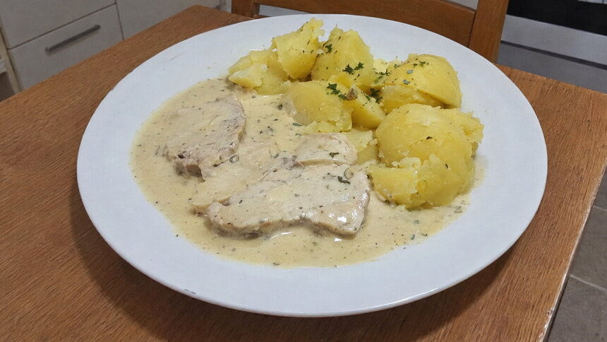 Jak zachránit příliš hustou bílou omáčku
