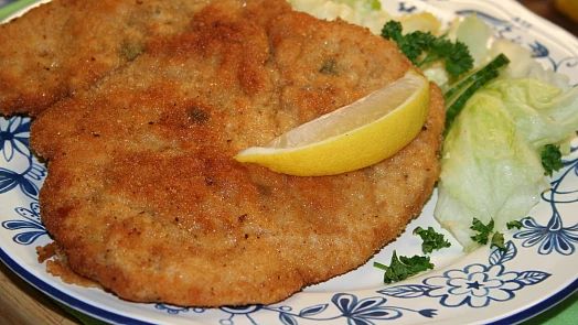 Jak na prešporské řízky: Šťavnatý a křehký klenot slovenské kuchyně voní česnekem a bylinkami