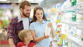 Vejce za 4 koruny, mazanec za 9,90 Kč a mléko za 7,90 Kč: Před Velikonoci obchody neskutečně zlevnily