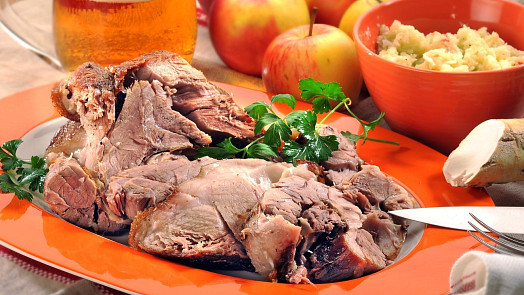 Jak připravit jablečný křen, který vydrží celou zimu a dodá říz uzenému i paštice? Snadný recept zvládne každý