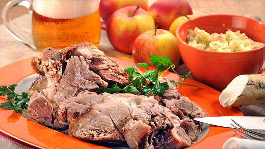Jak připravit jablečný křen, který vydrží celou zimu a dodá říz uzenému i paštice? Snadný recept zvládne každý