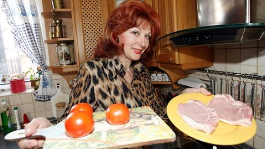 Saskia Burešová je ortodoxní hospodyně: Peču devět druhů cukroví, ale bramborový salát nedělám, říká moderátorka