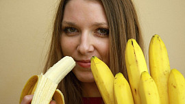 Jak udržet banány čerstvé až 14 dní? Pomůže fígl s drobným předmětem, který běžně vyhazujeme