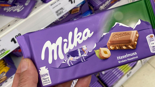 Nenápadné zdražování čokolády: Milka mění hmotnost, zákazníci si sotva všimnou, ale připlatí si