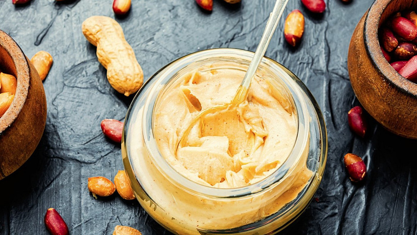 Odborník radí, jak na domácí ořechové máslo: Ořechy je potřeba předem správně opražit, aby pustily tuk