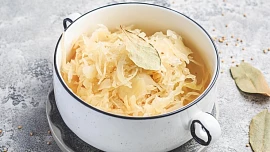 Jak na dokonalé domácí kysané zelí? Jednoduchý postup zaručí dobrý výsledek i v paneláku, stačí dodržet několik zásad