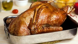 Kam a za kolik na husu v Praze? Těchto 7 restaurací nabízí parádní menu za zajímavé ceny, nebudete litovat