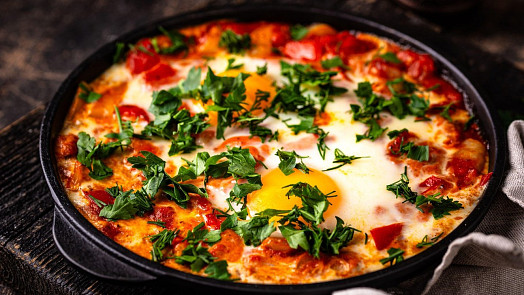 Jídlo pro zahřátí? Tuniská variace na lečo vás dostane vůní římského kmínu a česneku a zvedne vám náladu Jídlo pro zahřátí? Tuniská variace na lečo vás dostane vůní římského kmínu a česneku a zvedne vám náladu