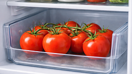 Skladujete rajčata správně? Víme, jak na ně působí lednice, i kdy jim nechávat stopku