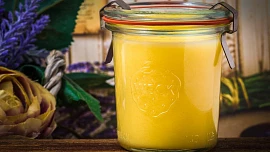 Přepuštěné máslo je čím dál víc populárnější. Říká vám ale něco staročeská surovina šmolc?