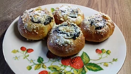 Oslavte svatováclavské posvícení stylově a upečte si tradiční kynuté koláče. Nejlepší jsou ty dvojctihodné