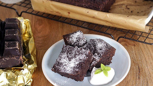 Geniální brownies: Jak připravit slavný čokoládový dezert rychle, dietně a klidně i bez mouky?