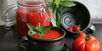 Dvanáct nejlepších jídel z rajčat: Dáte si klasickou omáčku, studenou polévku nebo tataráček?