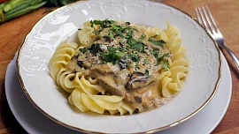 Vídeňská houbová omáčka podle Viléma Vrabce. Uvařte si delikatesu z hříbků!