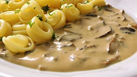 12 nejoblíbenějších omáček: Dáte přednost hříbkové s těstovinami nebo klasické svíčkové?