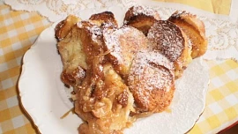 Holka u plotny radí: Jak na nejlepší žemlovku? Zkuste to bez rohlíků a přidejte smetanu a rum!