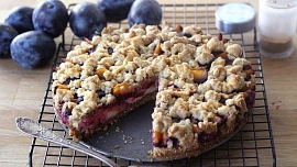 Švestková hitparáda jde do finále. Užijte si skvělé buchty, žemlovku, roládu nebo muffiny!