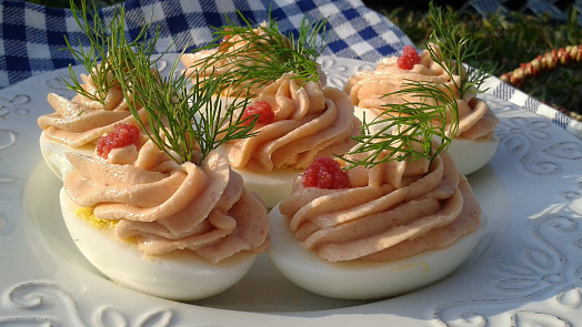 Retro šunkové předkrmy: Vzpomínáte na vejce s pěnou nebo závitky v aspiku?