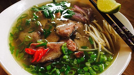 Uvařte si doma vietnamskou polévku Pho jako profík. Stačí znát tyhle triky!