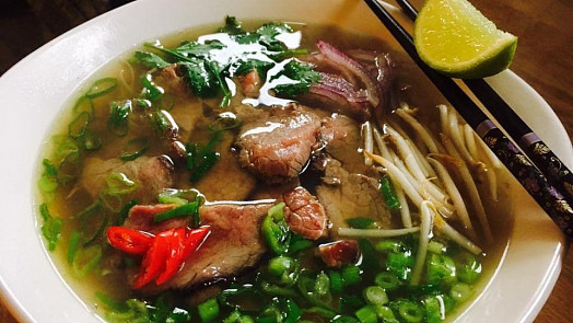 Uvařte si doma vietnamskou polévku Pho jako profík. Stačí znát tyhle triky!