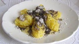 Poklady staročeské kuchyně: Připravte si dokonalé škubánky s mákem!