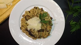 Princ Charles jí jen dvě jídla denně. Má rád houbové rizoto i bažantí koláč