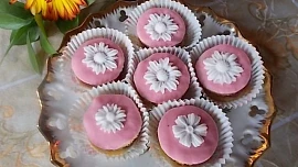 Delikatesa první republiky: Upečte punčové kobližky podle Marie-Janků Sandtnerové