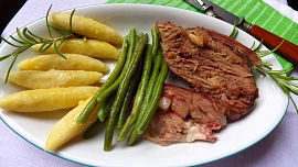 Beránek, po kterém se jen zapráší: Rady a tipy, jak vybrat a správně zpracovat jehněčí maso