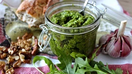 Italské pesto počesku: Vyzkoušejte koprové, libečkové nebo mrkvové