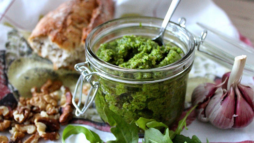 Italské pesto počesku: Vyzkoušejte koprové, libečkové nebo mrkvové