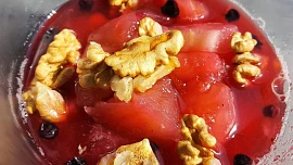 Milujete kompoty? Připravte si je i bez zavařování a ochuťte je kořením, ořechy nebo vínem!