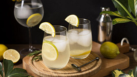 Limoncello Spritz je hitem tohoto léta: Osvěžující italský koktejl voní citrony a bublinky mu dodávají sodovka a prosecco