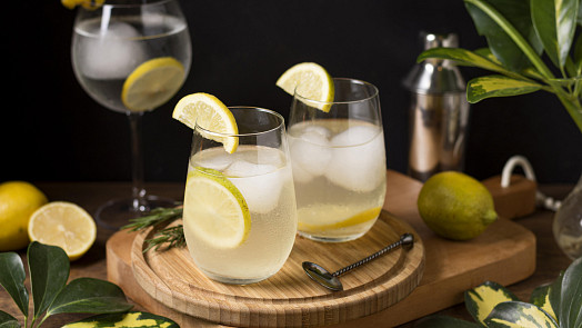 Limoncello Spritz je hitem tohoto léta: Osvěžující italský koktejl voní citrony a bublinky mu dodávají sodovka a prosecco