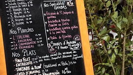 Konec trapasům v restauraci! Už žádné mačáto, gnoči, nebo gordon blů: Tahák, jak správně vyslovovat názvy jídel a nápojů