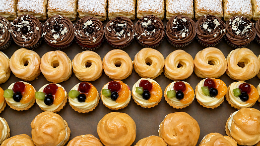 KVÍZ: Vyznáte se v retro dezertech nebo tápete? Už si nepleťte věneček s větrníkem a poznejte i harlekýna