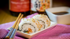 Sushi krok za krokem s Lukášem Neckářem: Jak udělat tu nejlepší zálivku na sushi rýži