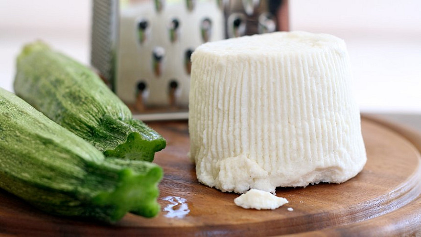 Jak na výrobu domácí ricotty: Tento lahodný sýr zvládneme udělat i doma, stačí k tomu jen tři ingredience