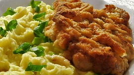 Řízky smažené v dvojobalu: Vynechat jednu surovinu ze tří se někdy vyplatí a řízky jsou mnohem křupavější