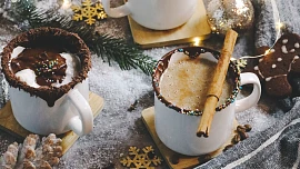 Jak udělat domácí perníkový sirup? Stačí vám koření, cukr a pár běžných surovin!